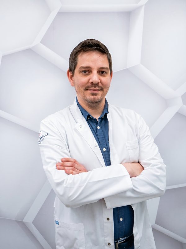 Dr Aleksandar Jovanović u ordinaciji